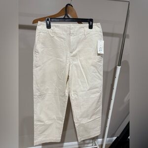 Women’s Cropped Cream Pants